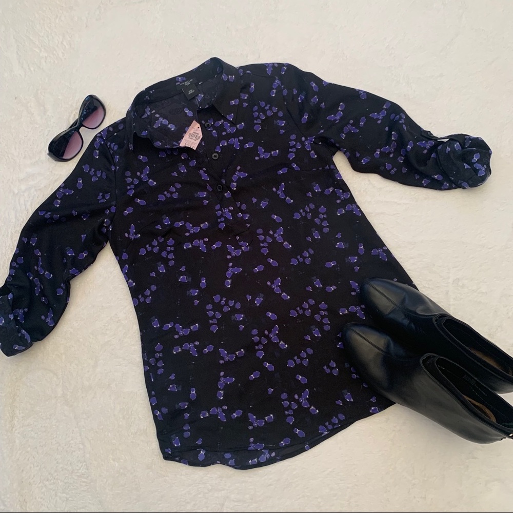 3/$25 NWT 🆕Ann Taylor dark blue shirt